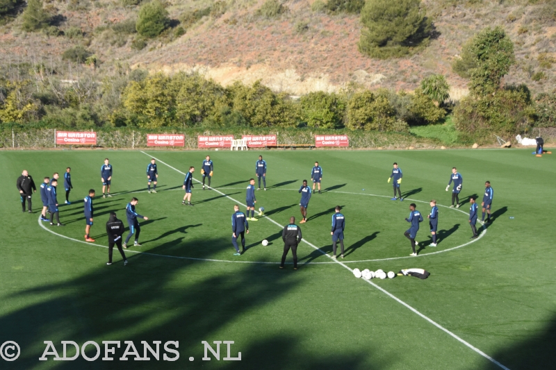 ADO Den Haag fan op bezoek in bij het trainingskamp Spanje