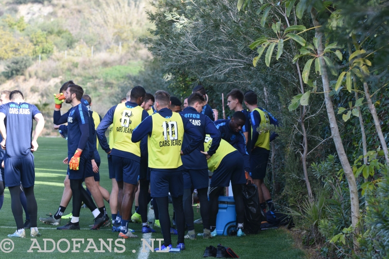 ADO Den Haag fan op bezoek in bij het trainingskamp Spanje