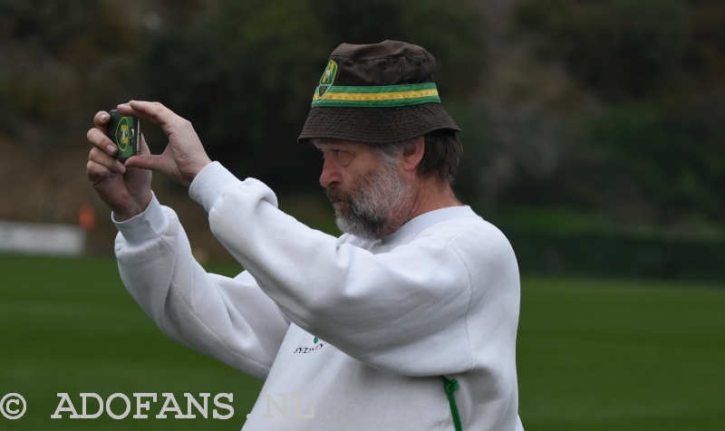 ADO Den Haag fan op bezoek in bij het trainingskamp Spanje