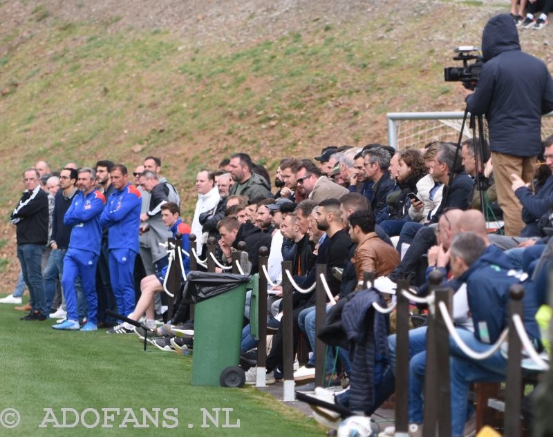 ADO Den Haag fan op bezoek in bij het trainingskamp Spanje