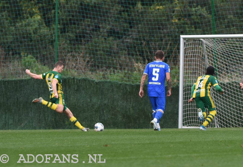 ADO Den Haag fan op bezoek in bij het trainingskamp Spanje