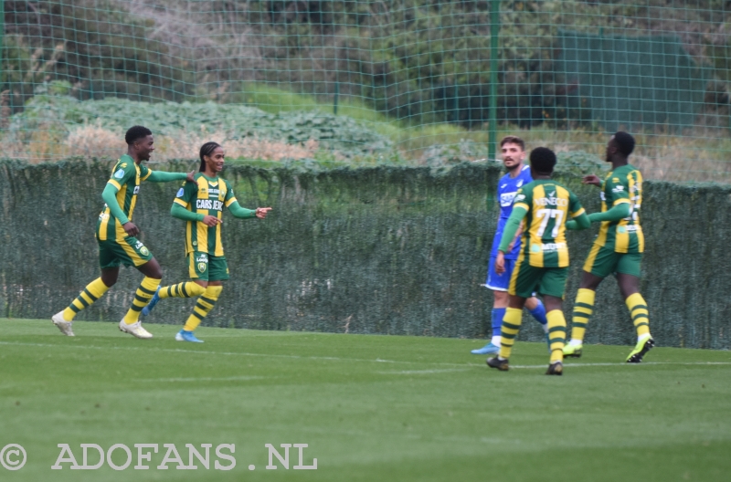 ADO Den Haag fan op bezoek in bij het trainingskamp Spanje