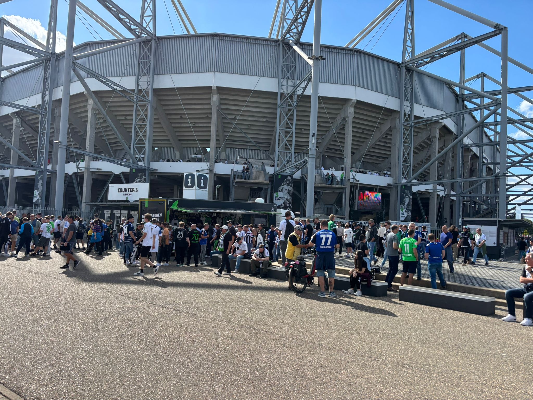 ADOfans visit: Borussia Mönchengladbach - Hamburger Sport-Verein