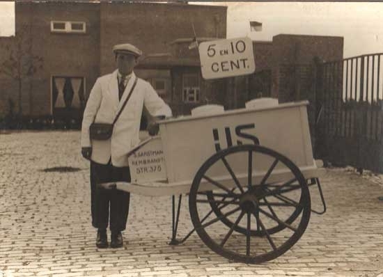 IJscoman bij ADO's Zuiderparkstadion 1930